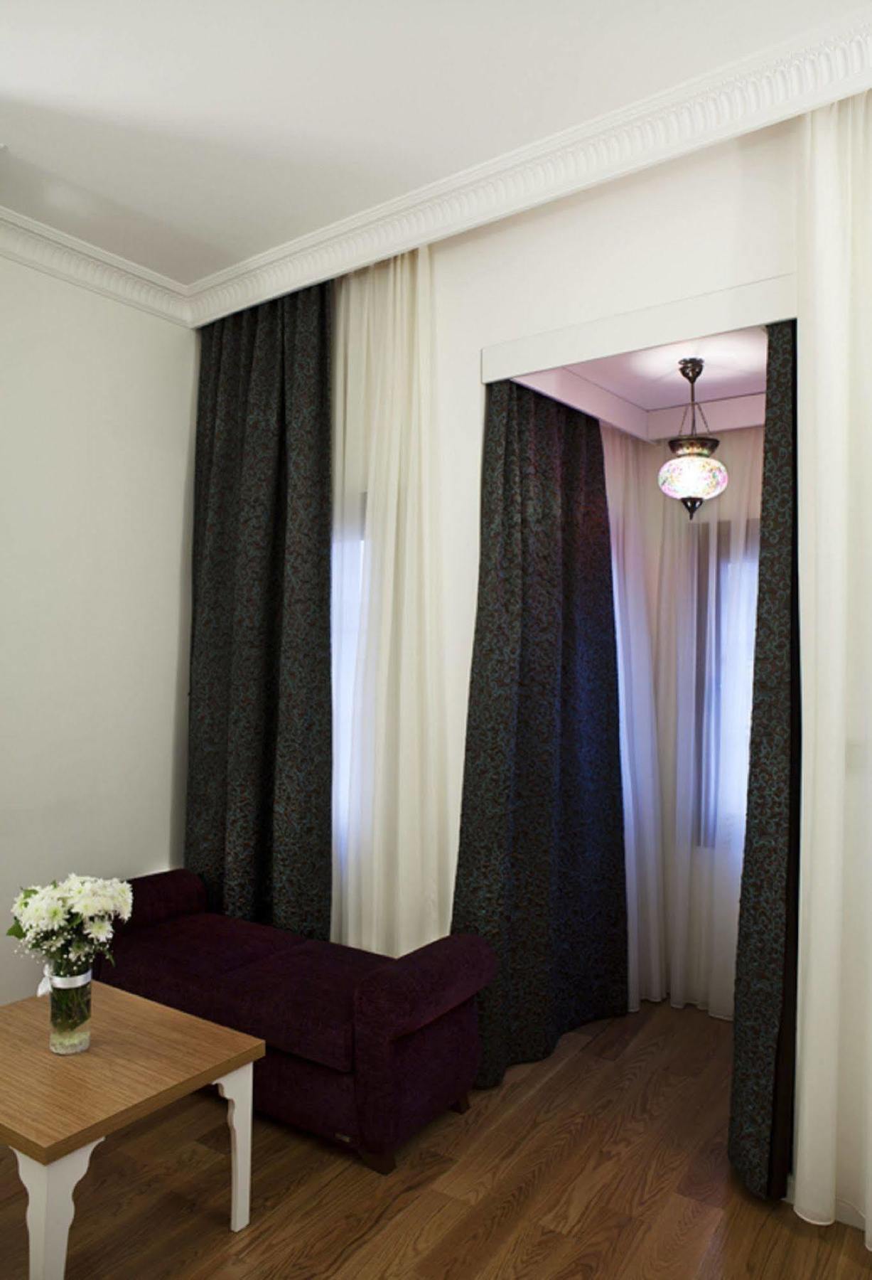 Jakaranda Hotel Istanbul Exteriör bild